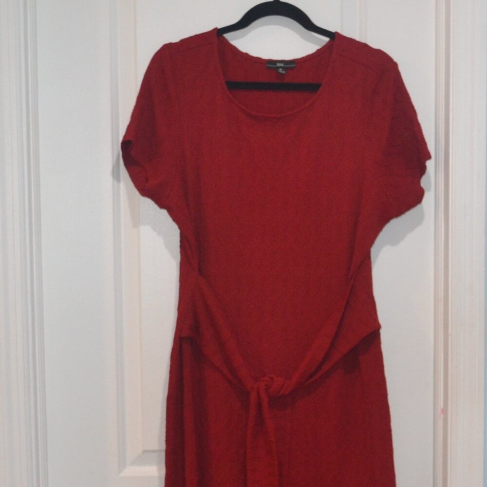 Pre-owned R&K red dress size XL.